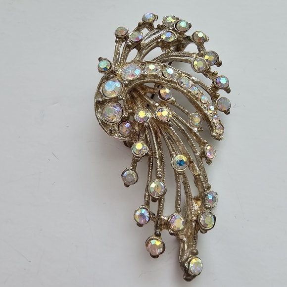 Vintage Jewelry - Silver Tone Metal Aurora Borealis Rhinestone Fan Spray Brooch Space Age